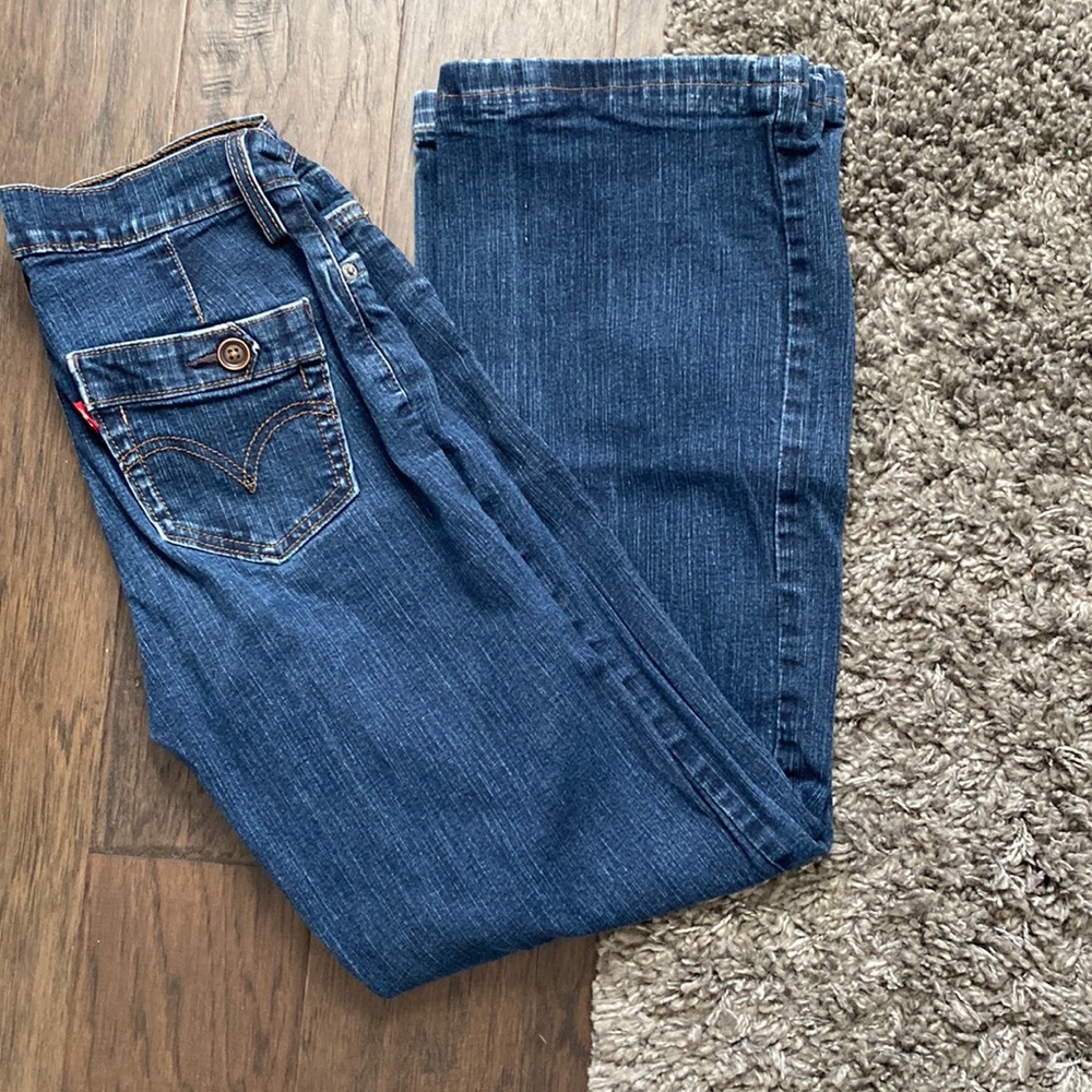 Levi’s perfectly slimming jeans